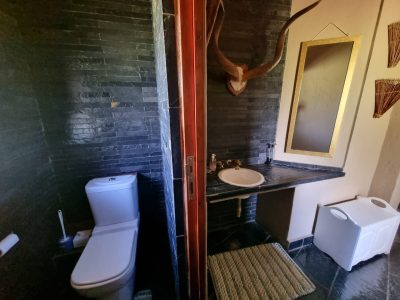 Blinkwater Hunting Safaris - Eland Chalet